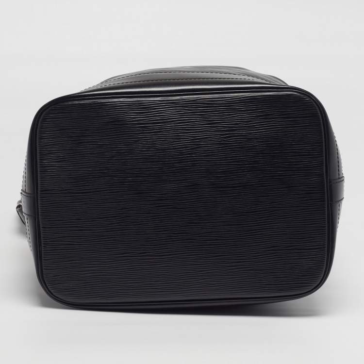 Pre Owned Louis Vuitton Noé GM Black Epi Leather Bucket Bag