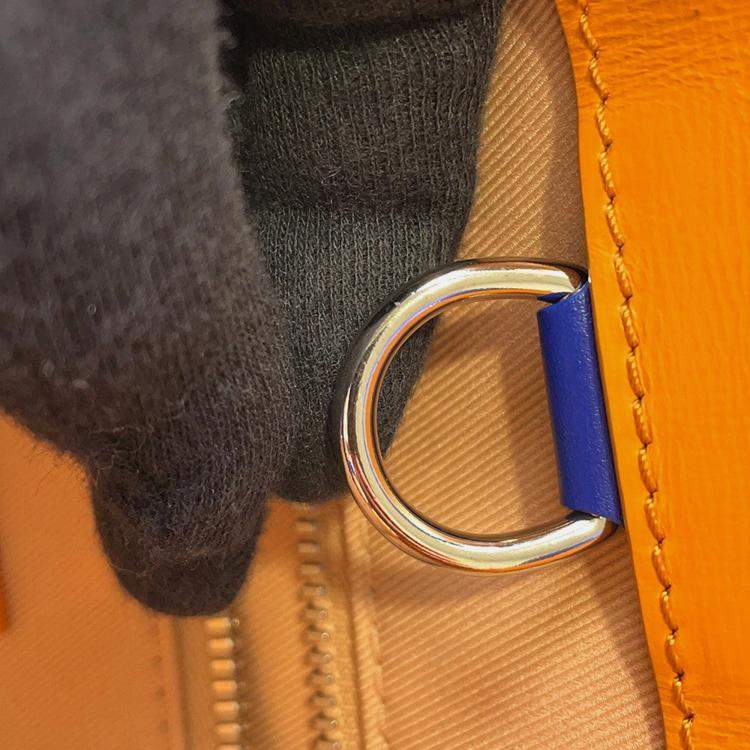 مملوكة مسبقًا Louis Vuitton Shopper Tote Saffron Leather Size Mm