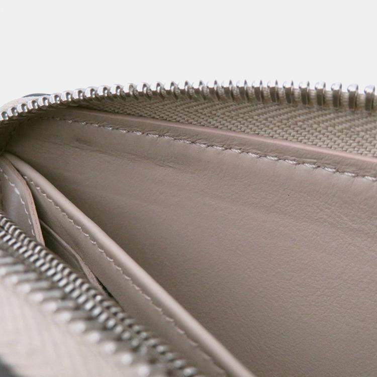 مملوكة مسبقًا Louis Vuitton Zippy Wallet Galet Monogram Mahina