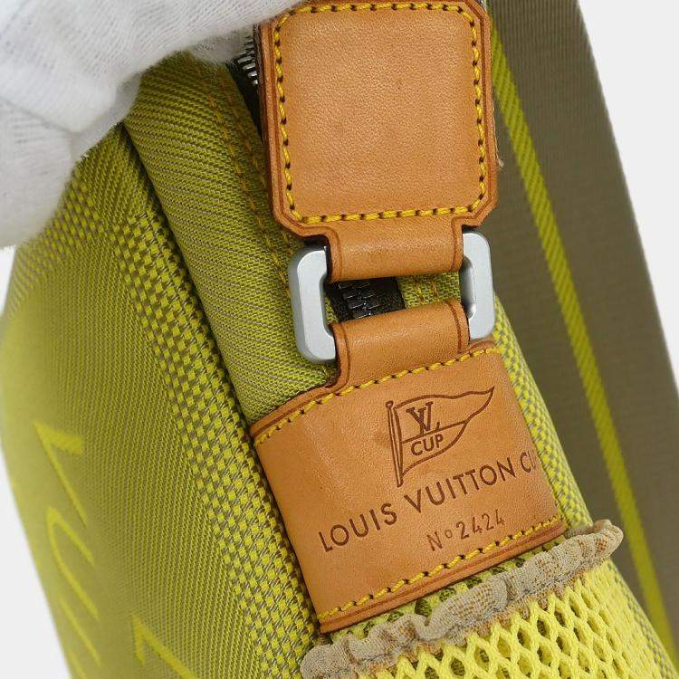 مملوكة مسبقًا Louis Vuitton Yellow LV Cup Weatherly Shoulder Bag