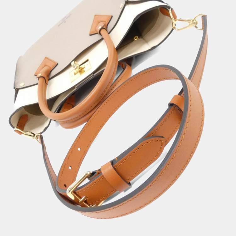 Pre Owned Louis Vuitton On My Side Mm Handbag