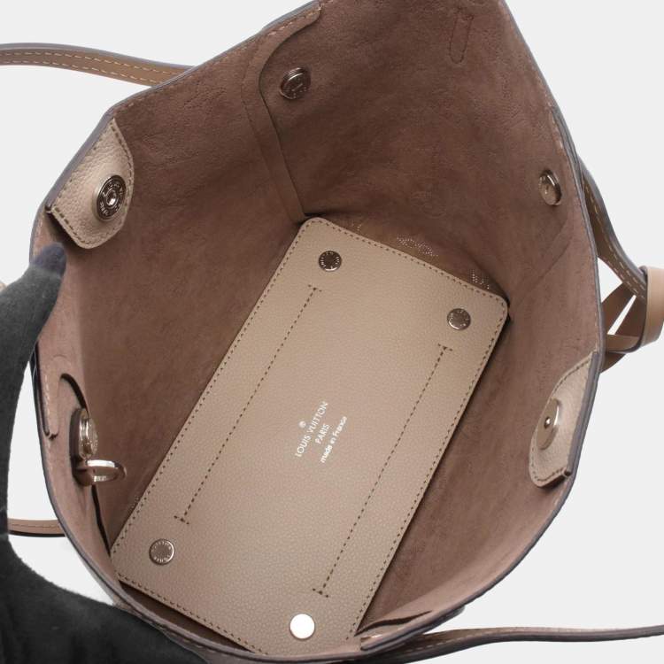 Pre Owned Louis Vuitton Hina Pm Handbag Leather Mahina Beige