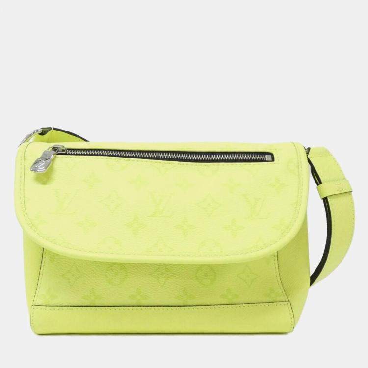 Pre Owned Louis Vuitton Taiga Llama Pulse Messenger Handbag