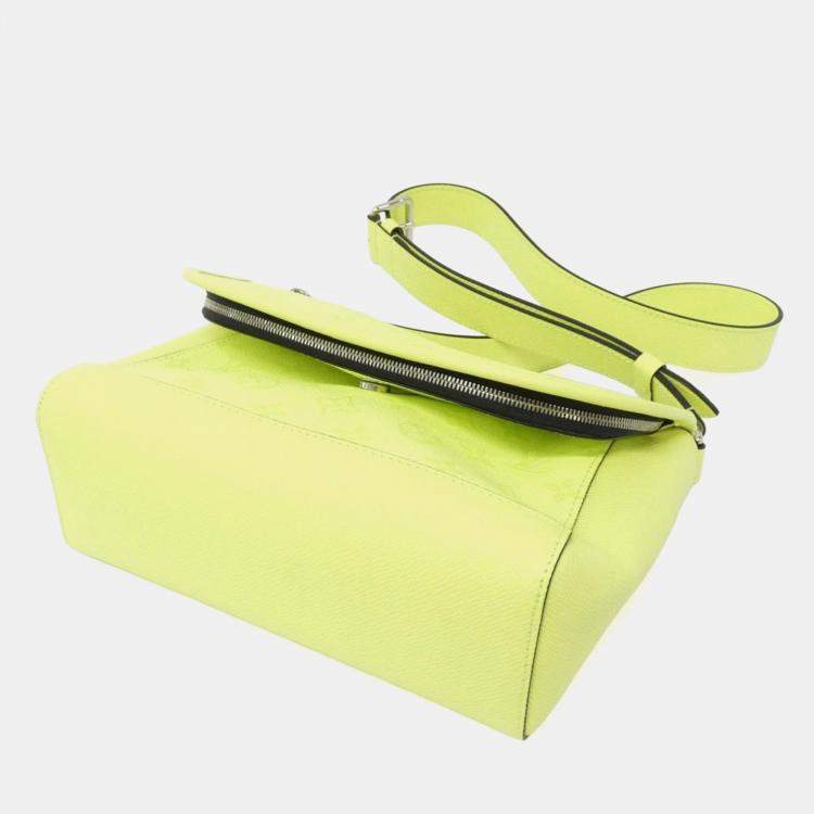 Pre Owned Louis Vuitton Taiga Llama Pulse Messenger Handbag