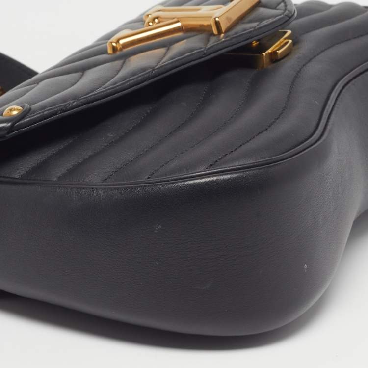 Pre Owned Louis Vuitton New Wave Chain MM Black Leather Bag