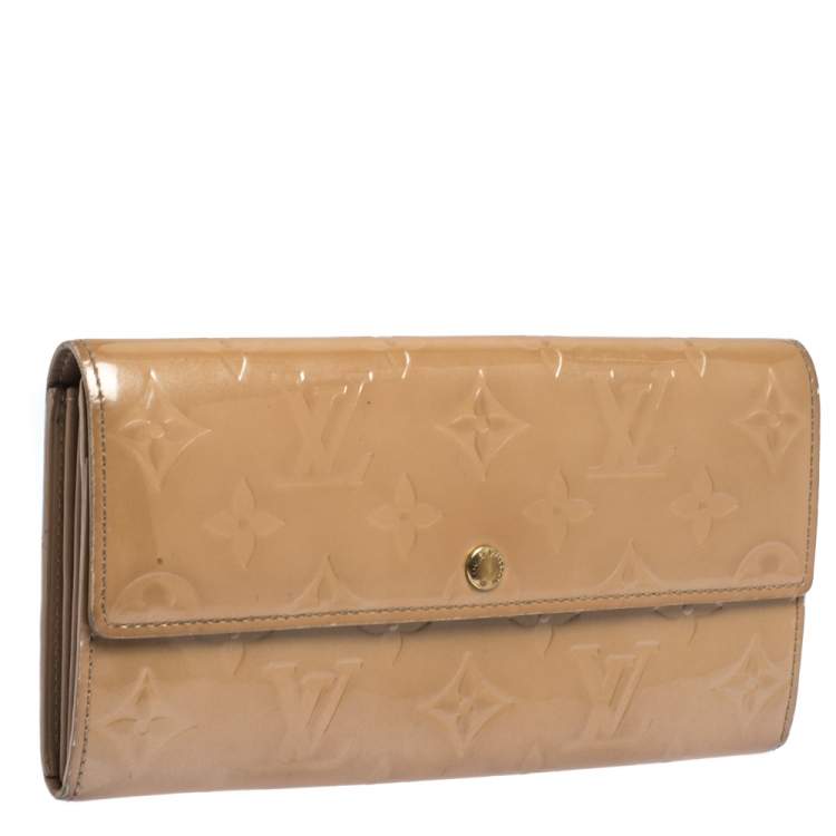 Pre Owned Louis Vuitton Noisette Monogram Vernis Sarah Wallet 