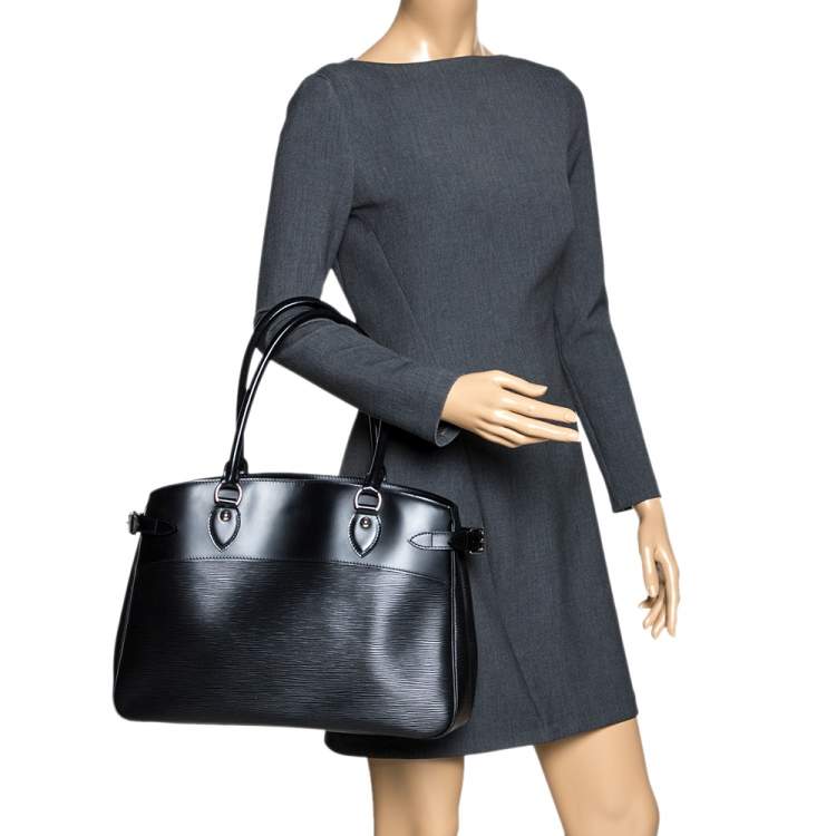 Louis Vuitton White Epi Leather Passy PM Bag Louis Vuitton | The Luxury  Closet