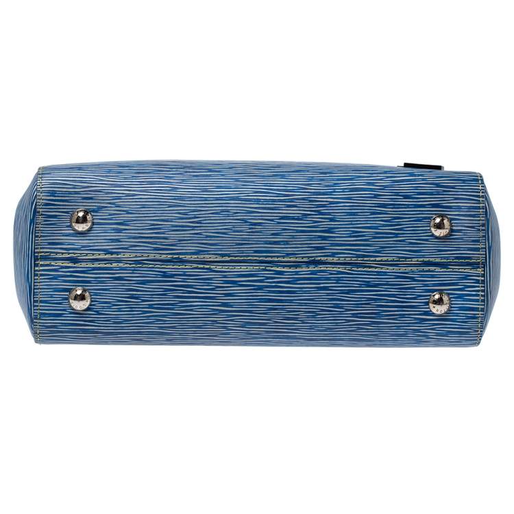 مملوكة مسبقًا Louis Vuitton Light Denim Epi Leather Cluny MM Bag