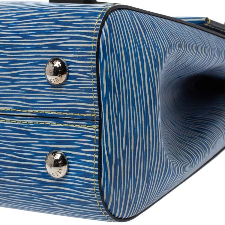 مملوكة مسبقًا Louis Vuitton Light Denim Epi Leather Cluny MM Bag