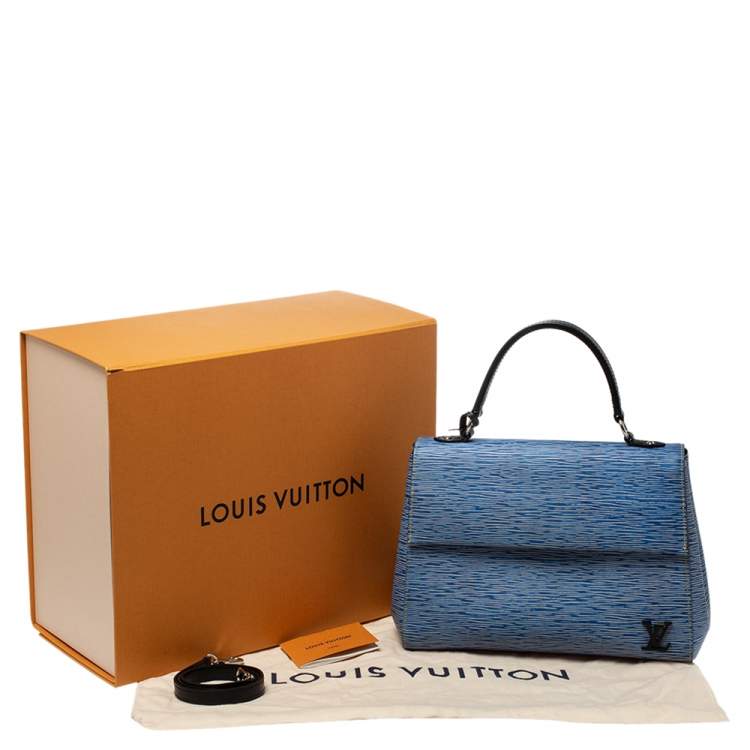 مملوكة مسبقًا Louis Vuitton Light Denim Epi Leather Cluny MM Bag
