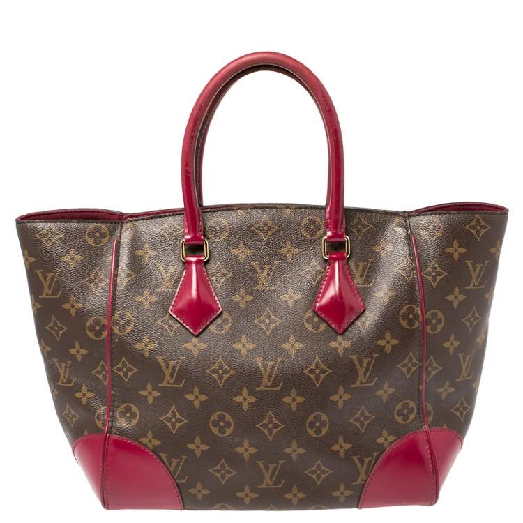 What's in my bag? Louis Vuitton Phenix 