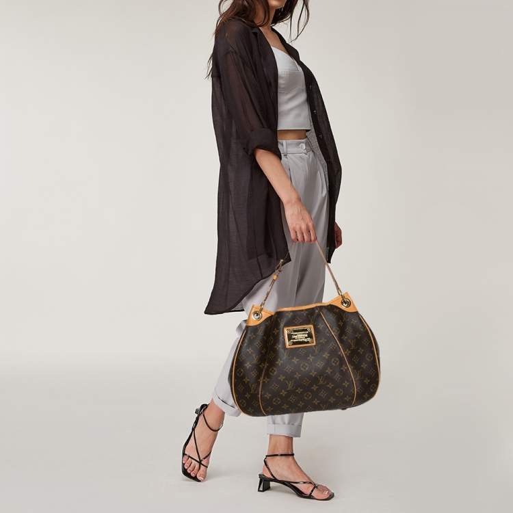 2009 Louis Vuitton Galliera GM Monogram Shoulder Bag