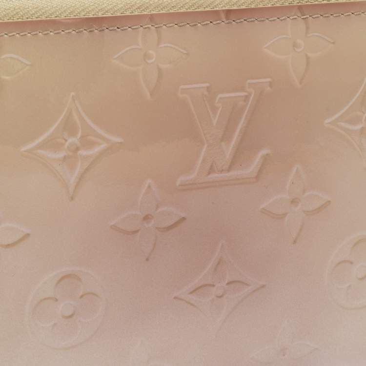 Pre Owned Louis Vuitton Cream White Monogram Vernis Zippy Wallet