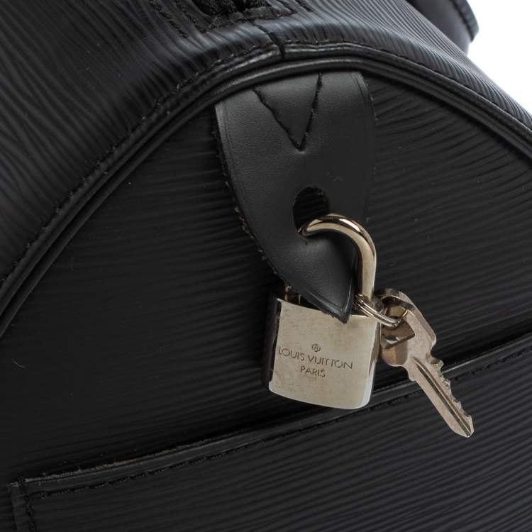 مملوكة مسبقًا Louis Vuitton Black Epi Leather Speedy 25 Bag