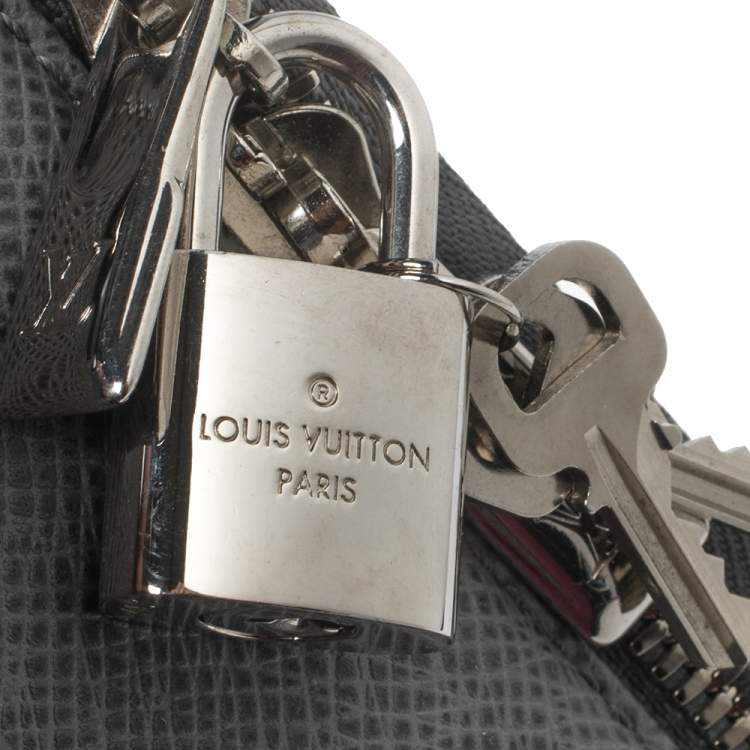 Pre Owned Louis Vuitton Glacier Taiga Leather Pegase Light 55 Luggage