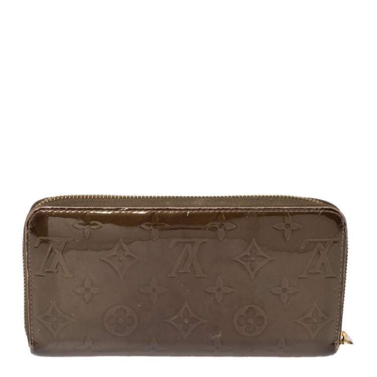 Pre Owned Louis Vuitton Vert Olive Monogram Vernis Zippy Wallet