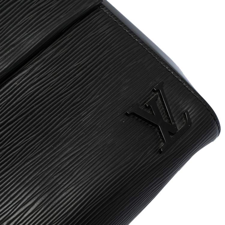 مملوكة مسبقًا Louis Vuitton Black Epi Leather Cluny BB Bag