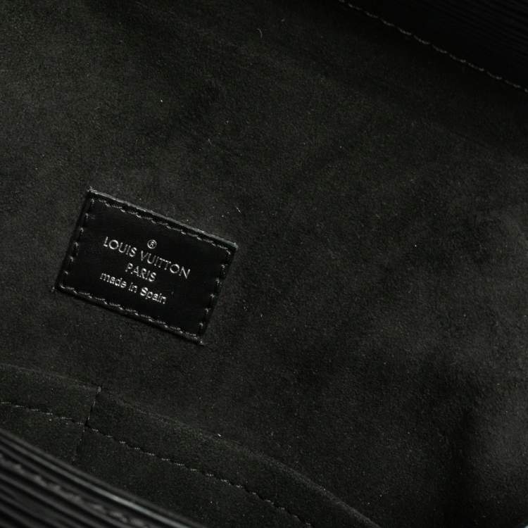 مملوكة مسبقًا Louis Vuitton Black Epi Leather Cluny BB Bag
