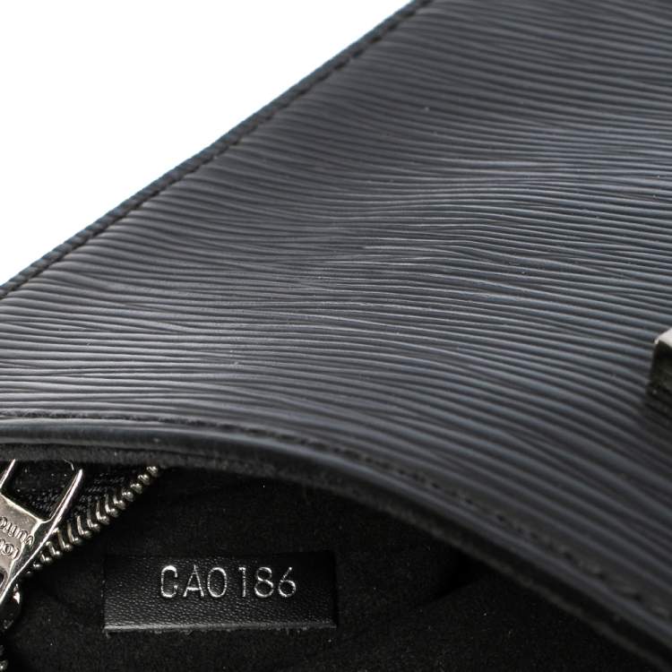مملوكة مسبقًا Louis Vuitton Black Epi Leather Cluny BB Bag
