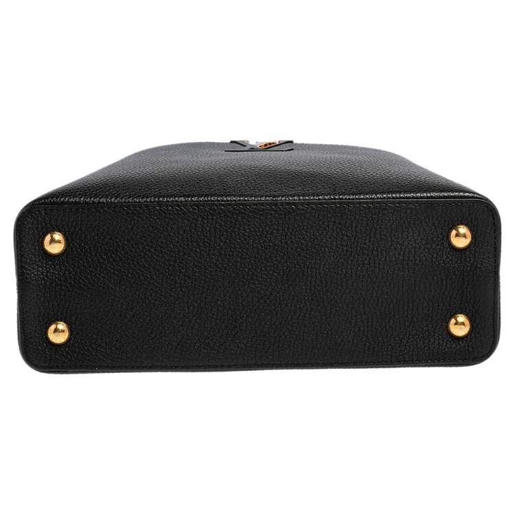 مملوكة مسبقًا Louis Vuitton Black Taurillon Leather Capucines MM Bag
