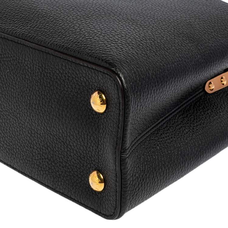 مملوكة مسبقًا Louis Vuitton Black Taurillon Leather Capucines MM Bag