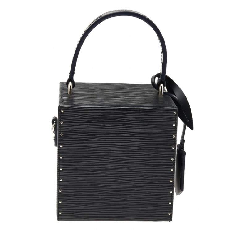 Pre Owned Louis Vuitton Black Epi Leather Bleecker Bag