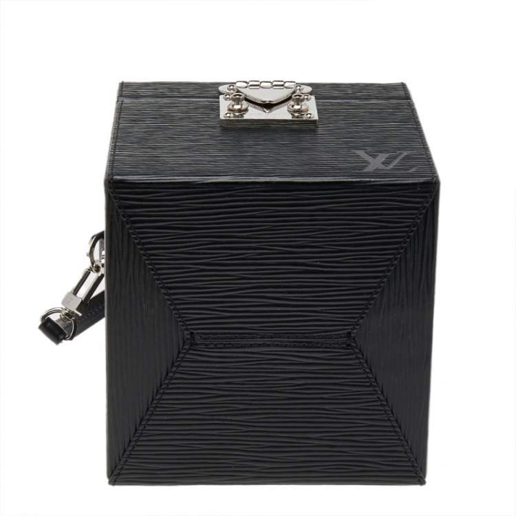 Pre Owned Louis Vuitton Black Epi Leather Bleecker Bag