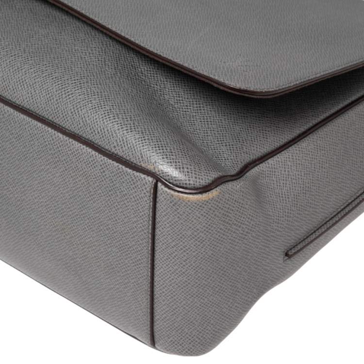 Pre Owned Louis Vuitton Grey Taiga Leather Roman GM Bag