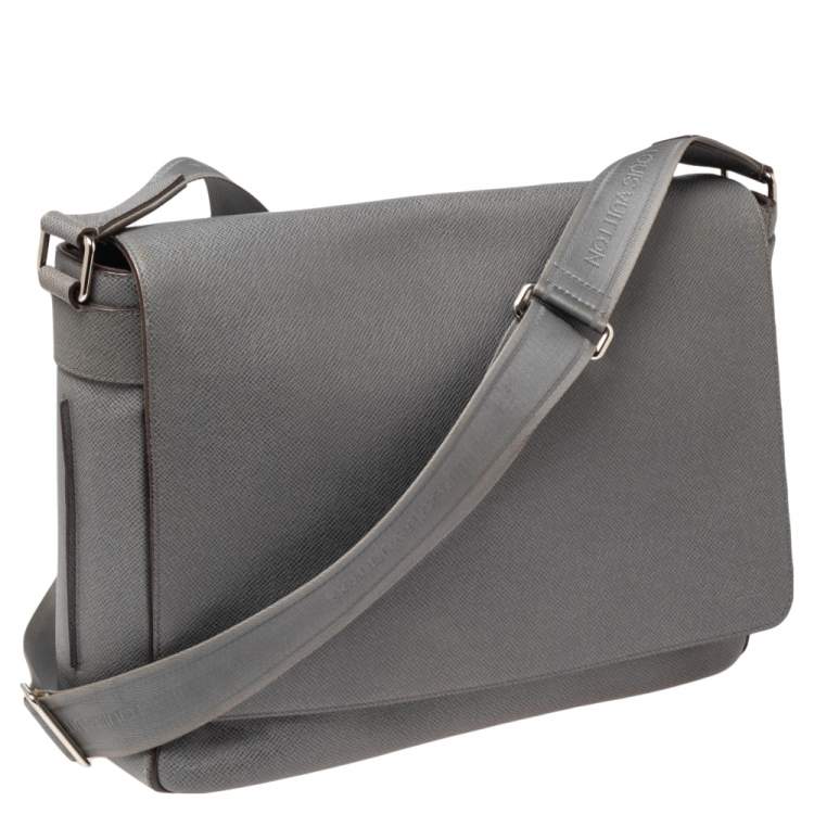 Pre Owned Louis Vuitton Grey Taiga Leather Roman GM Bag