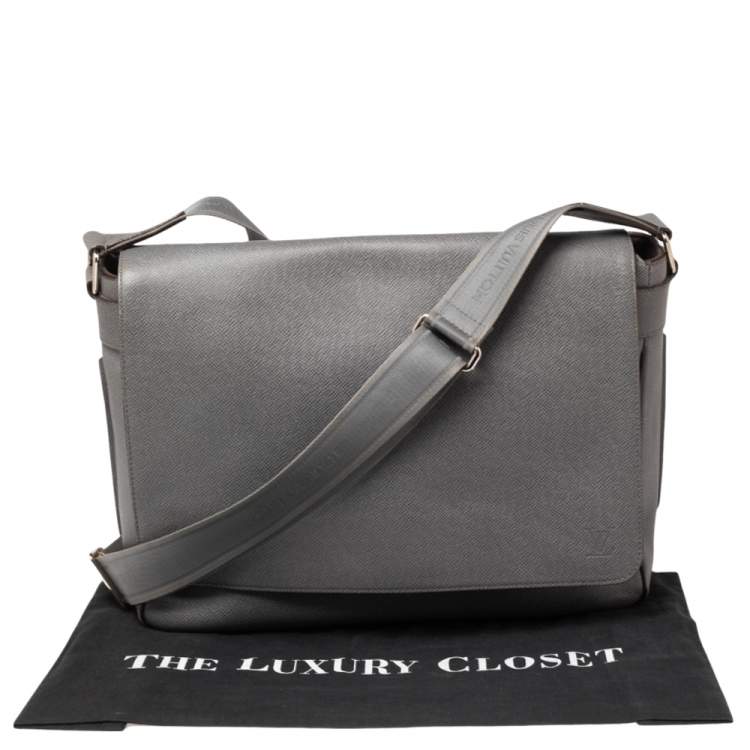 Pre Owned Louis Vuitton Grey Taiga Leather Roman GM Bag