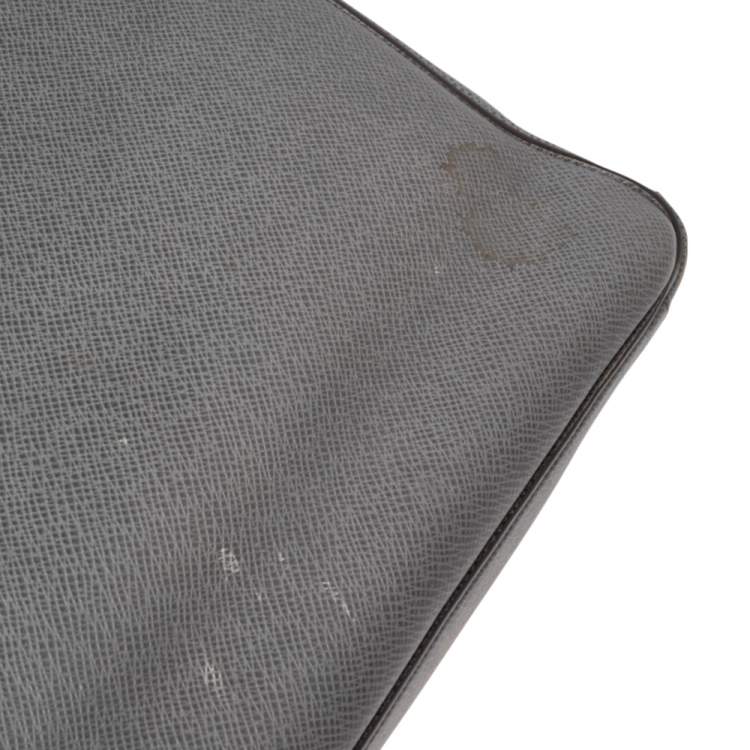 Pre Owned Louis Vuitton Grey Taiga Leather Roman GM Bag