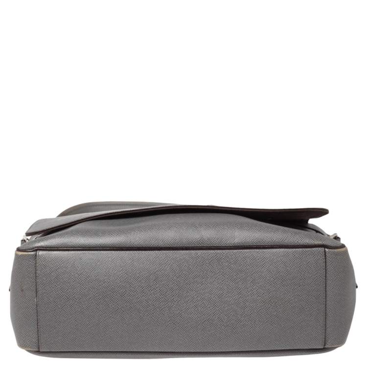 Pre Owned Louis Vuitton Grey Taiga Leather Roman GM Bag