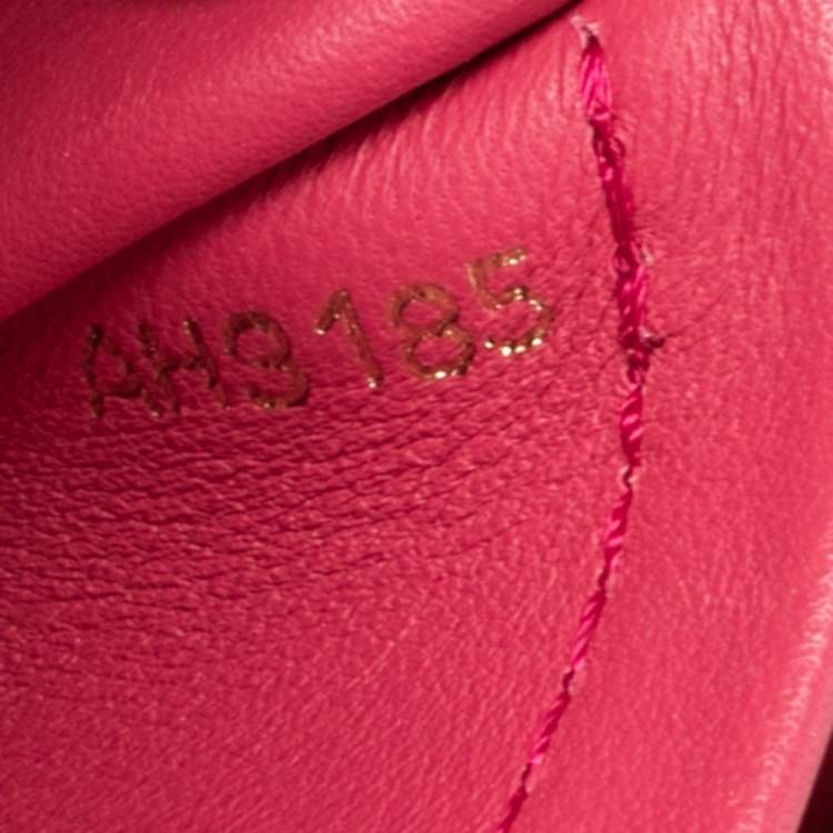 Pre Owned Louis Vuitton Black Taurillon Leather Capucines MM Bag
