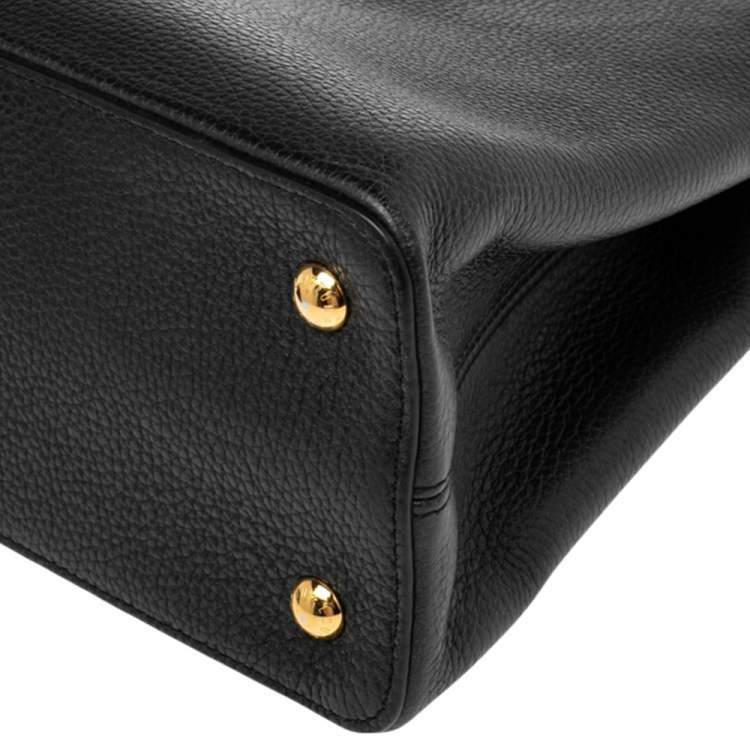 Pre Owned Louis Vuitton Black Taurillon Leather Capucines MM Bag