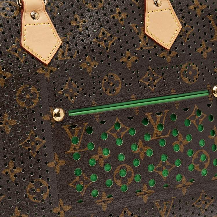 مملوكة مسبقًا Louis Vuitton Green Monogram Perforated Canvas Limited Edition Speedy 30 Bag