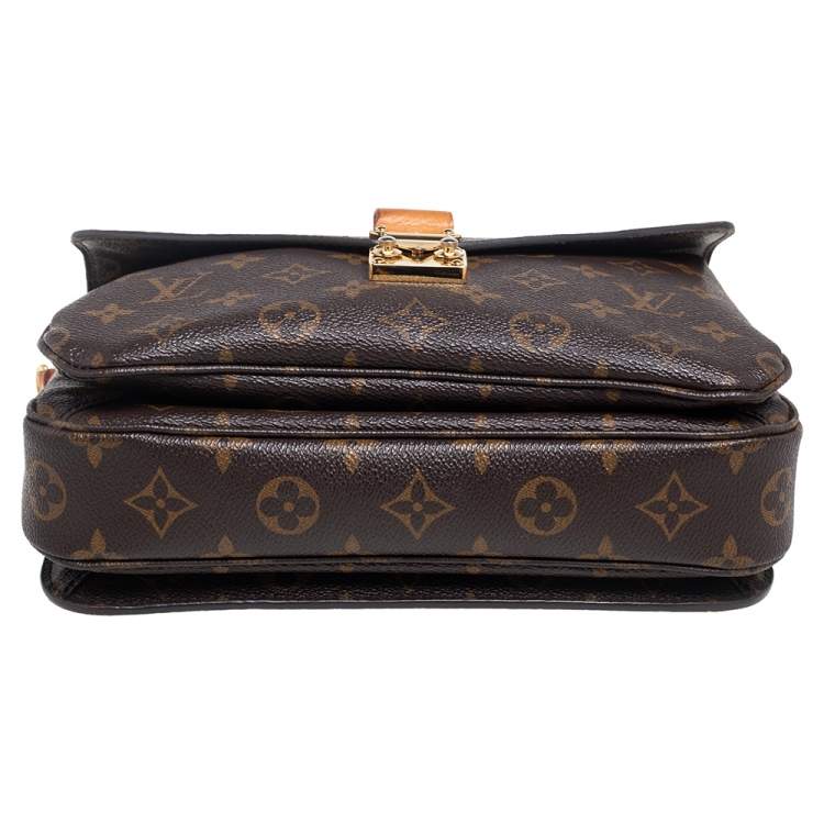 Pre Owned Louis Vuitton Monogram Canvas Metis Pochette Bag
