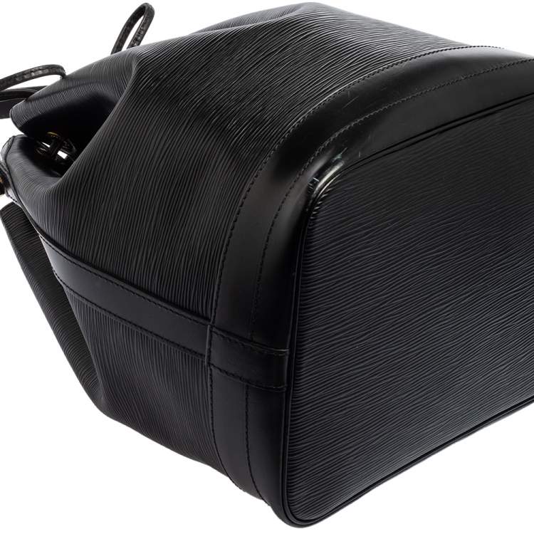 Pre Owned Louis Vuitton Black Epi Leather Vintage Noé Bag