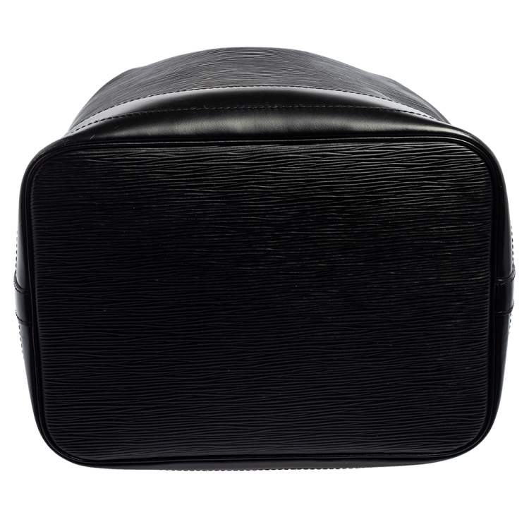 Pre Owned Louis Vuitton Black Epi Leather Vintage Noé Bag