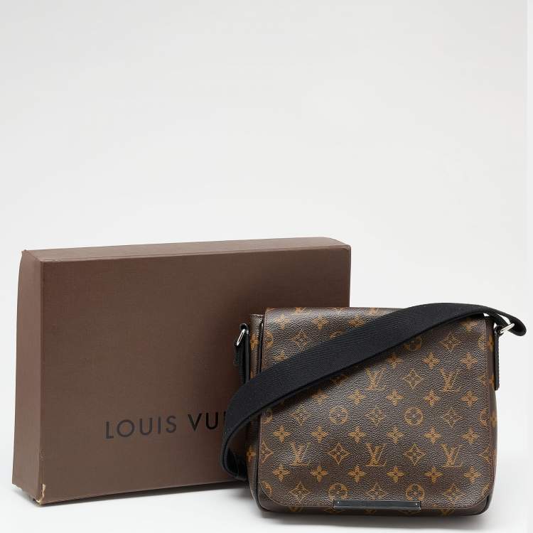 Pre Owned Louis Vuitton Monogram Canvas District PM Bag