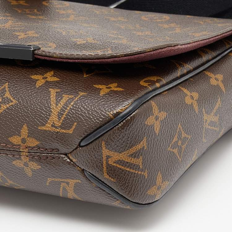 Pre Owned Louis Vuitton Monogram Canvas District PM Bag