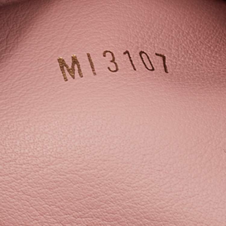Pre Owned Louis Vuitton Magnolia Leather Capucines MM Bag