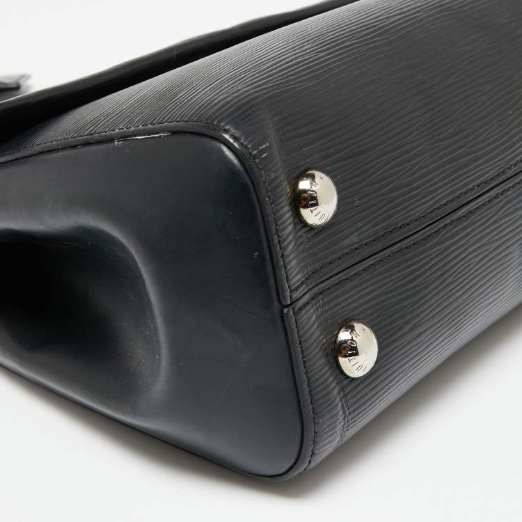 مملوكة مسبقًا Louis Vuitton Black Epi Leather Cluny BB Bag