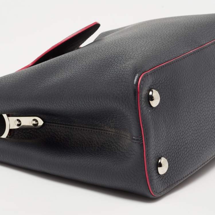 مملوكة مسبقًا Louis Vuitton Black Leather Capucines MM Bag