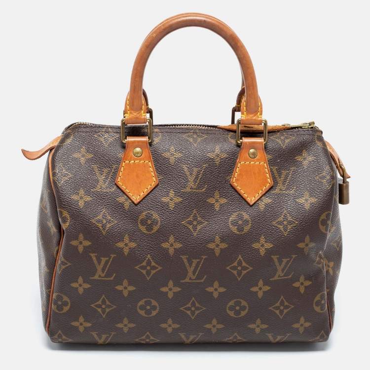مملوكة مسبقًا Louis Vuitton Monogram Canvas and Leather Speedy 25 Bag