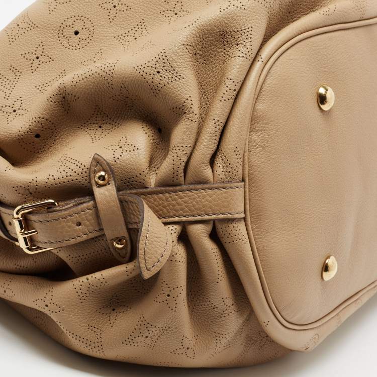 Pre Owned Louis Vuitton Beige Monogram Mahina Leather L Bag