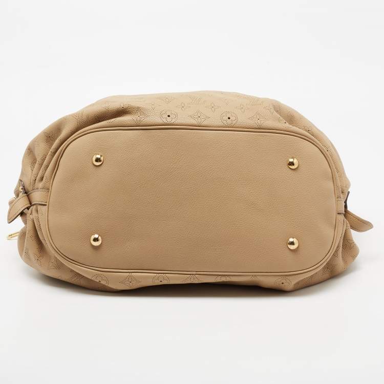 Pre Owned Louis Vuitton Beige Monogram Mahina Leather L Bag