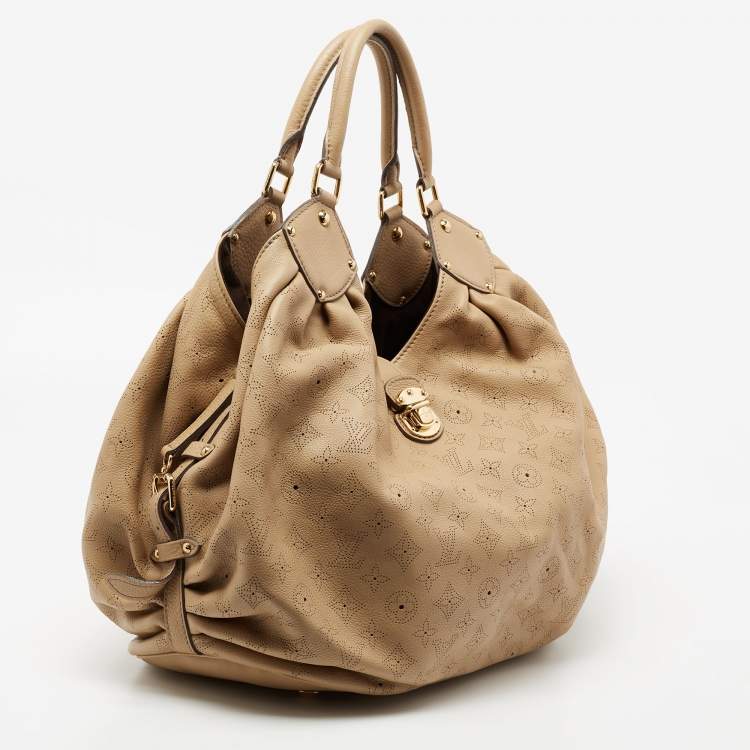 Pre Owned Louis Vuitton Beige Monogram Mahina Leather L Bag