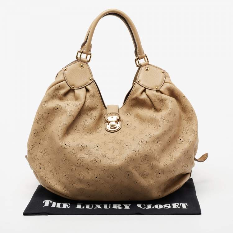 Pre Owned Louis Vuitton Beige Monogram Mahina Leather L Bag
