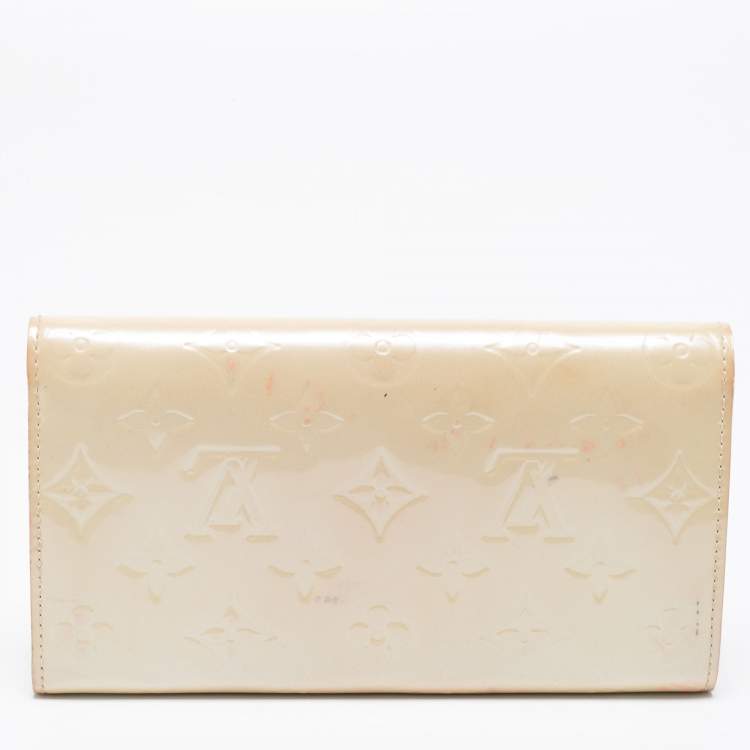 Pre Owned Louis Vuitton Blanc Corail Monogram Vernis Leather Sarah Wallet