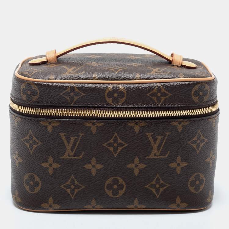 What fits in my Louis Vuitton Nice Mini 
